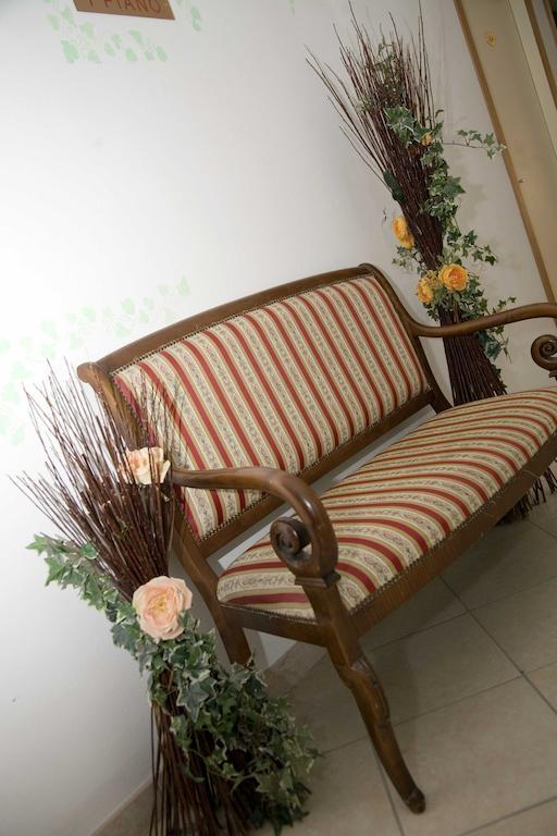 Hotel Heaven Римини Экстерьер фото